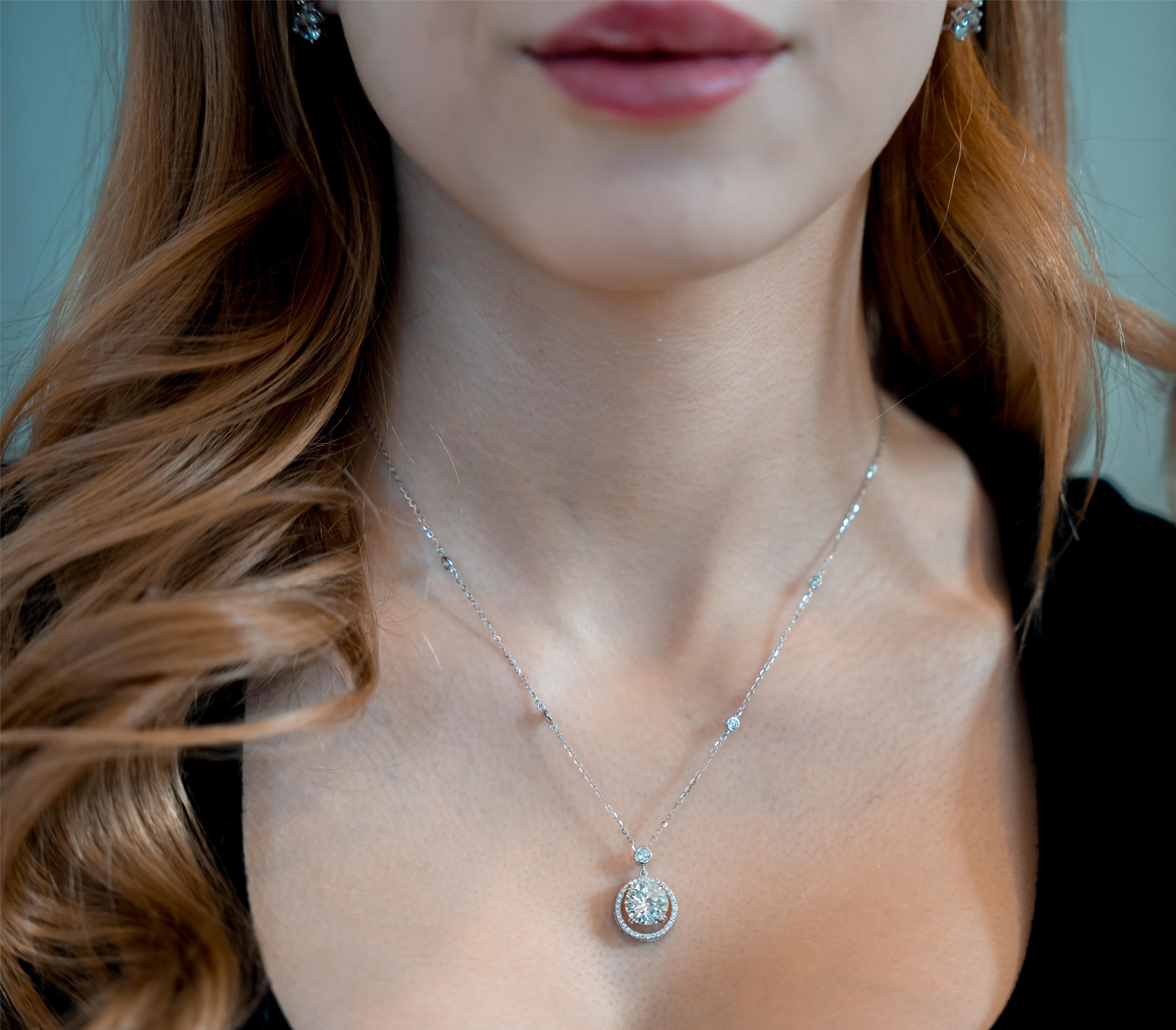 Halo Pendant Adjustable Necklace